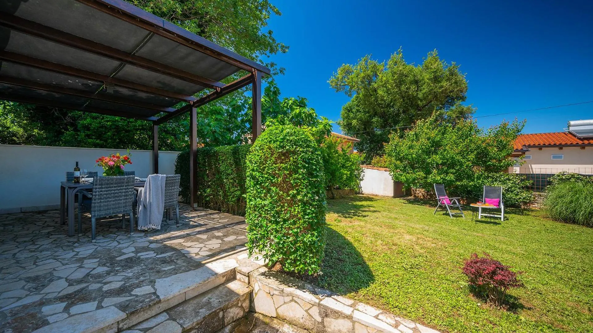 Beautiful Villa Ivona With Garden In Medulin Croatia